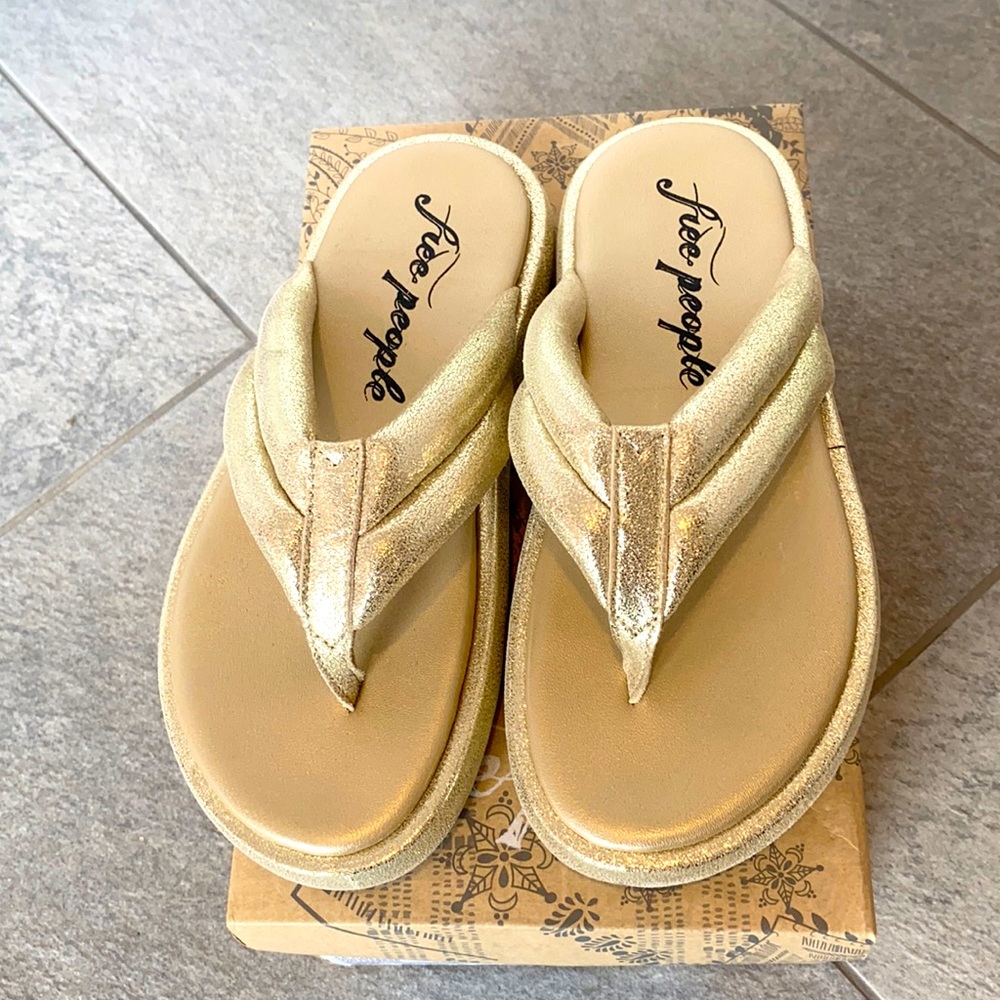 New with box Free People gold sandals